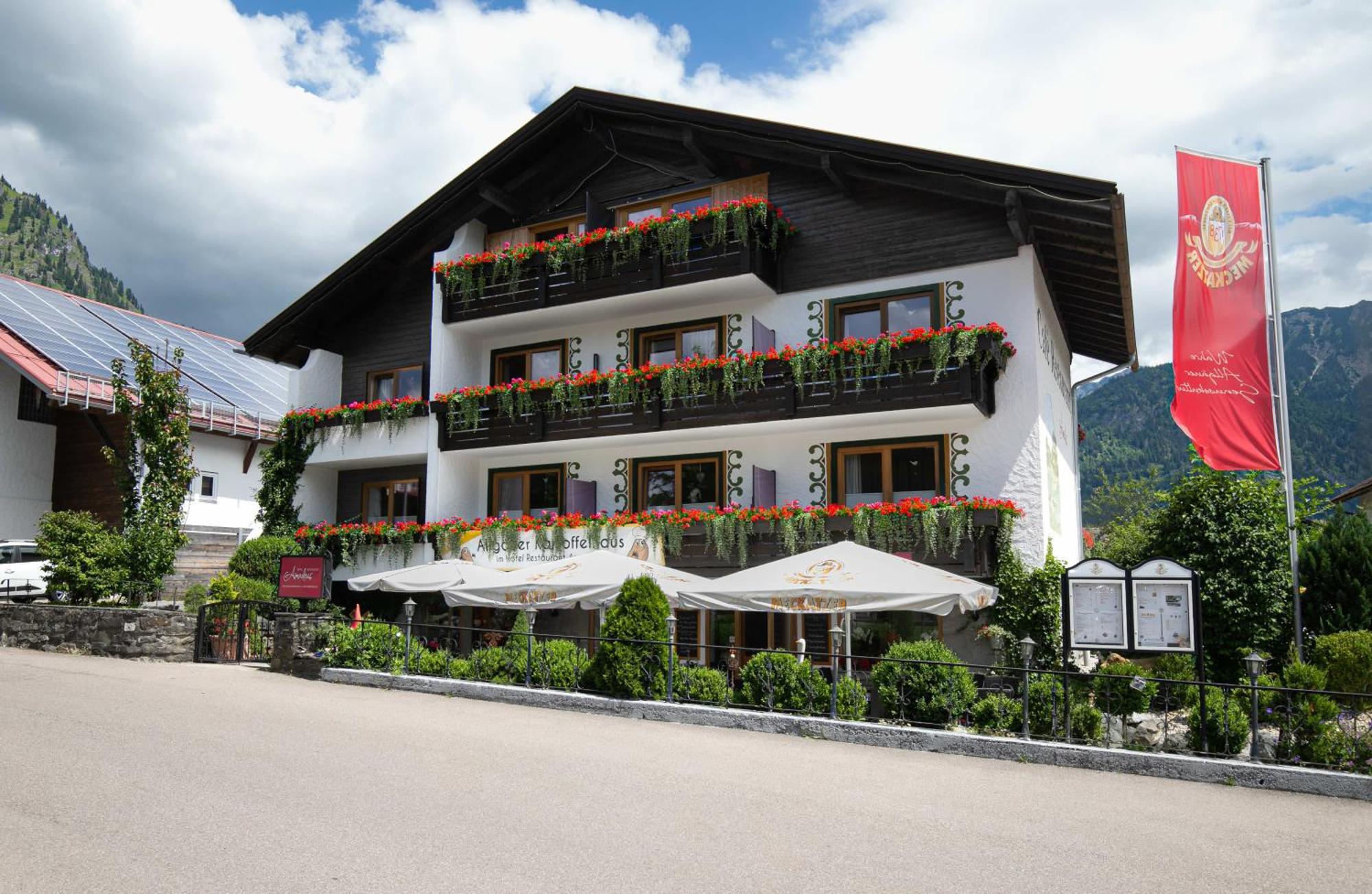 Hotel Restaurant Amadeus - Inclusive Skipass Und Vieles Mehr Bad Hindelang Exterior photo